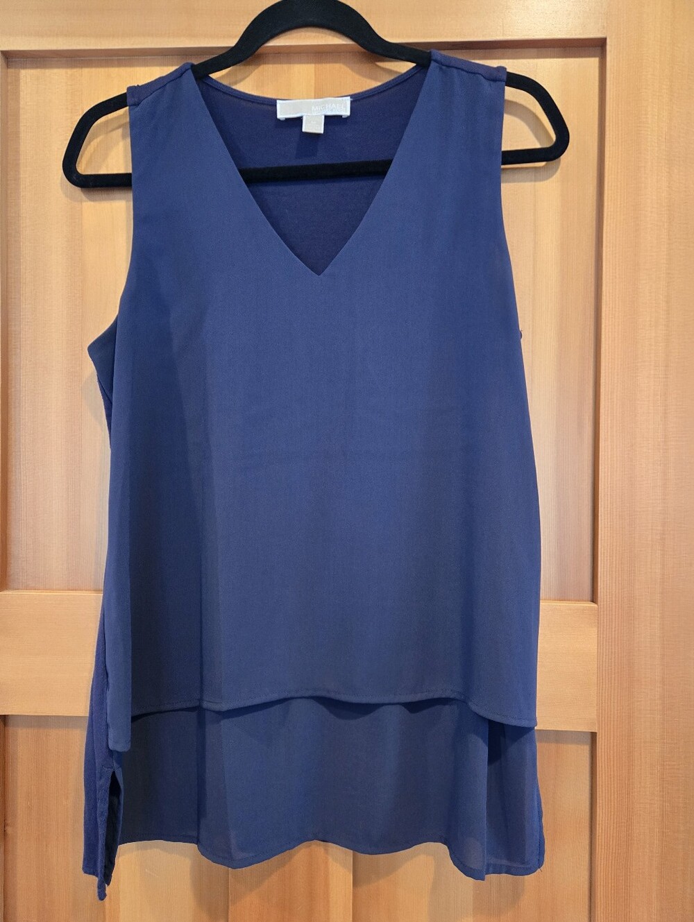 Michael Kors Navy Blue Sleeveless V-Neck Layered Top. Size: M